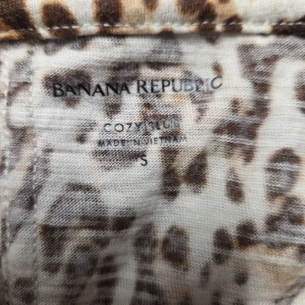 Banana Republic Cheetah Leopard Print Short Sleeve Shirt Top Womens Size S